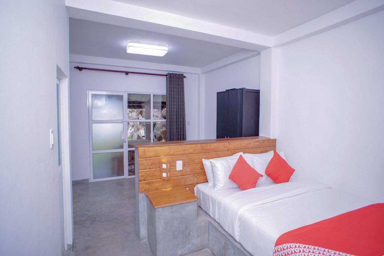 Pineview Hotel Unawatuna Buitenkant foto