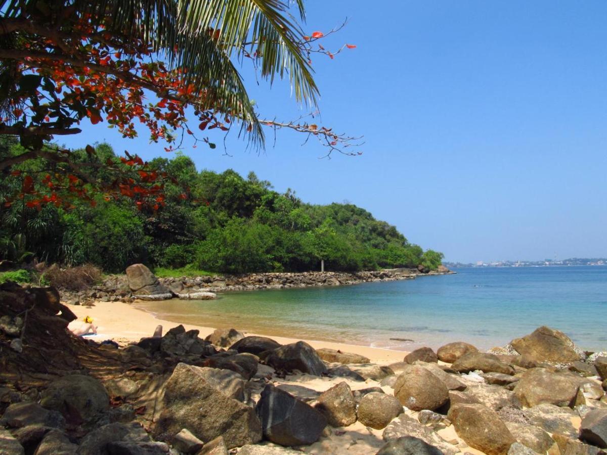 Pineview Hotel Unawatuna Buitenkant foto