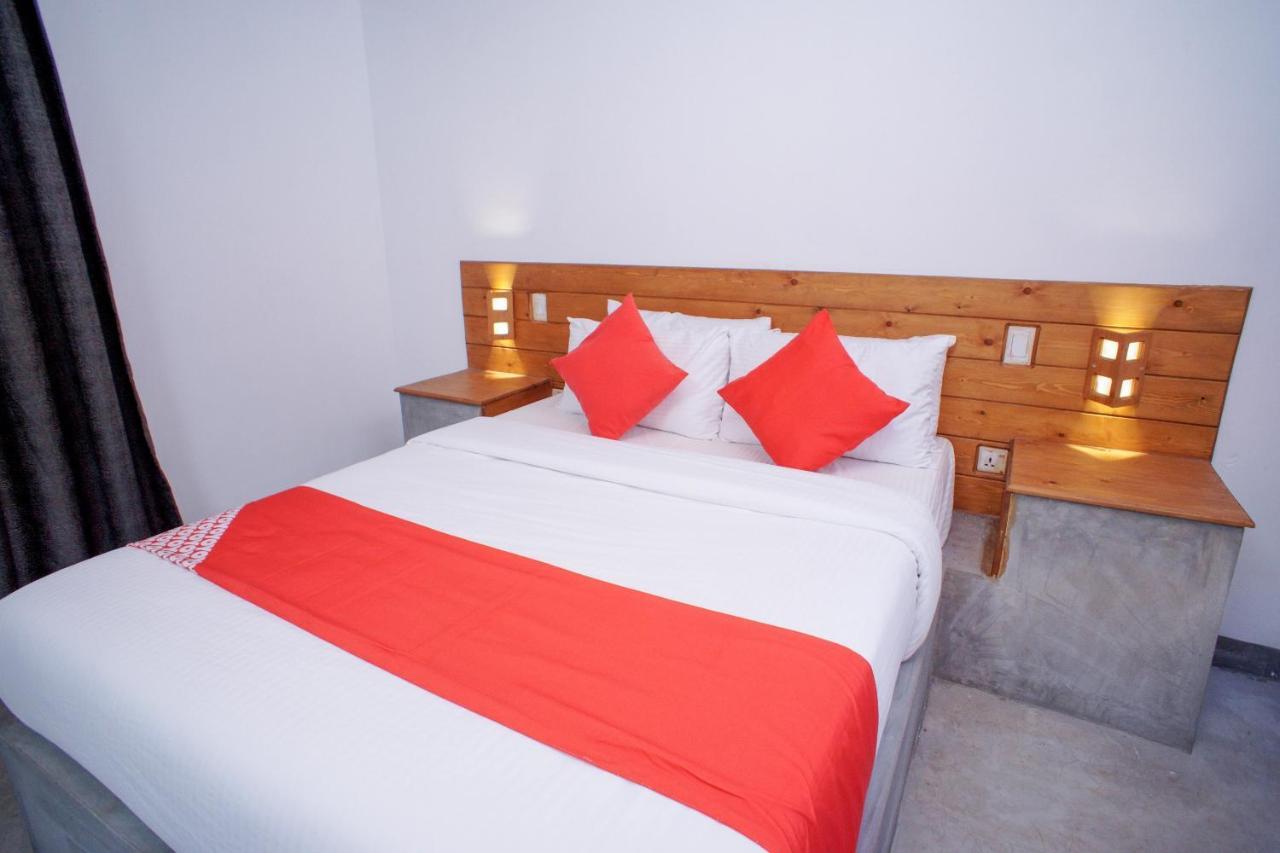 Pineview Hotel Unawatuna Buitenkant foto